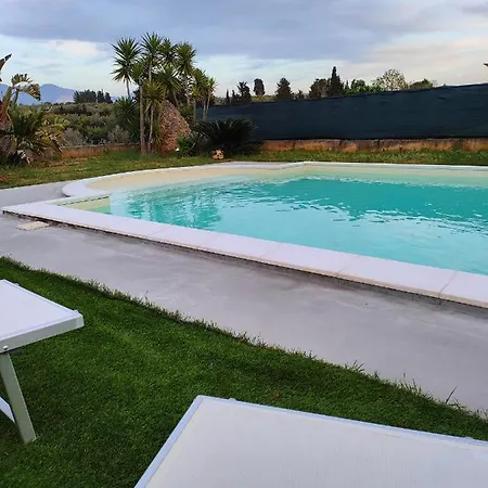 Deborah Relax In Piscina *